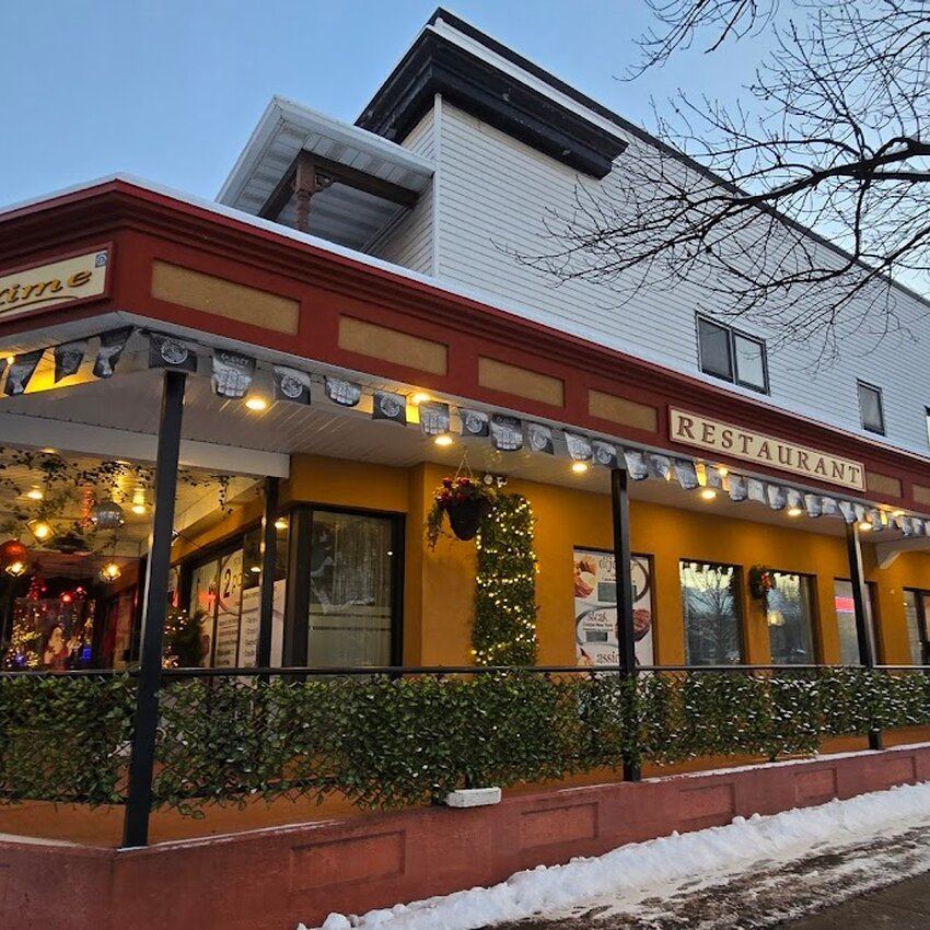 Restaurant Maxime Victoriaville — poutine sauce BBQ