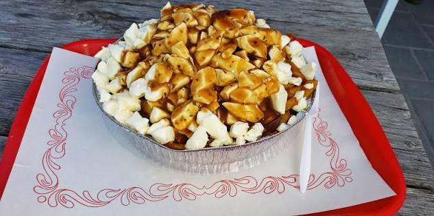 La Reine de la Patate Danville — poutine sauce BBQ